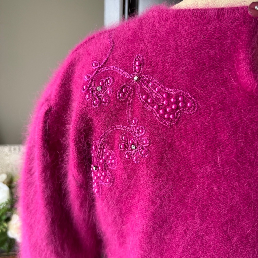 Vintage Angora Blend Sweater Beaded Floral Fuchsia Fuzzy 80s M Grandmacore - Picture 7 of 16